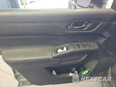 2023 Nissan Pathfinder S - zdjęcie 9 z 33 - miniatura
