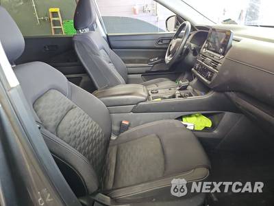 2023 Nissan Pathfinder S - zdjęcie 8 z 33 - miniatura
