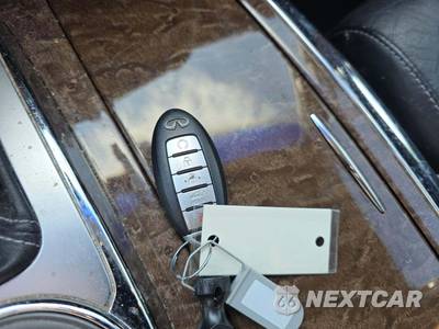 2016 INFINITI QX80 - zdjęcie 19 z 20 - miniatura