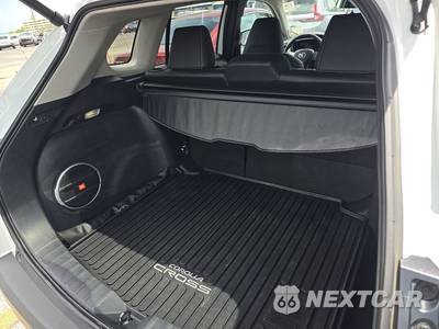2024 Toyota Corolla Cross XLE - zdjęcie 17 z 18 - miniatura