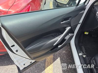 2024 Toyota Corolla Cross XLE - zdjęcie 9 z 18 - miniatura