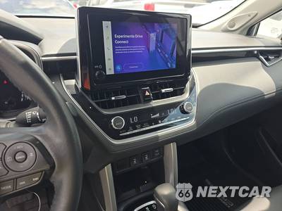 2024 Toyota Corolla Cross XLE - zdjęcie 11 z 18 - miniatura