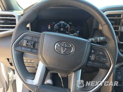 2025 Toyota Sequoia SR5 - zdjęcie 10 z 19 - miniatura