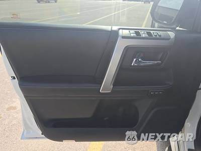 2018 Toyota 4Runner Limited - zdjęcie 9 z 27 - miniatura