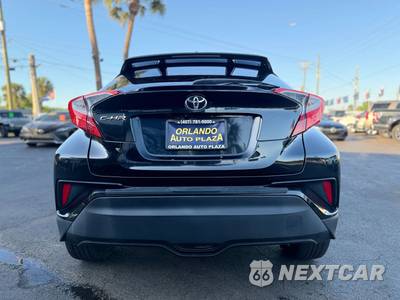 2019 Toyota C-HR XLE - zdjęcie 8 z 12 - miniatura
