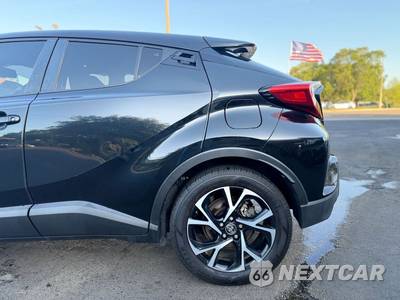 2019 Toyota C-HR XLE - zdjęcie 10 z 12 - miniatura