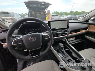 2026 Toyota Grand Highlander Platinum - zdjęcie 11 z 21 - miniatura