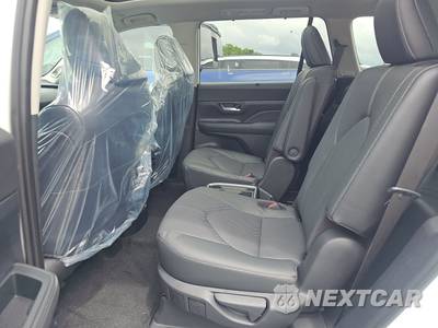 2026 Toyota Grand Highlander Platinum - zdjęcie 13 z 21 - miniatura