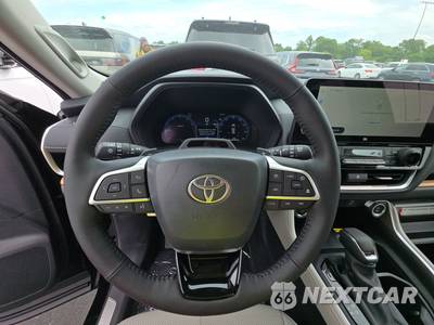 2026 Toyota Grand Highlander Platinum - zdjęcie 10 z 21 - miniatura