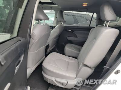 2024 Toyota Highlander Hybrid XLE - zdjęcie 13 z 28 - miniatura