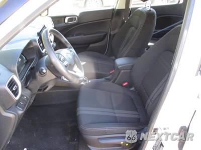 2025 Hyundai Venue SEL - zdjęcie 14 z 27 - miniatura