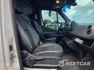 2021 Mercedes-Benz Sprinter 2500 Cargo Van Standard Roof 144.0" WB - zdjęcie 8 z 28 - miniatura
