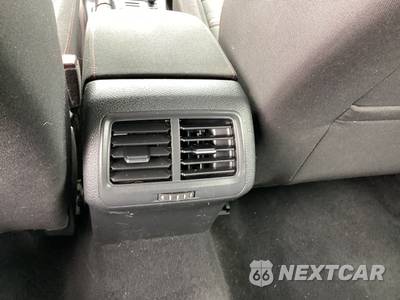 2016 Volkswagen Golf GTI S Hatchback - zdjęcie 17 z 29 - miniatura