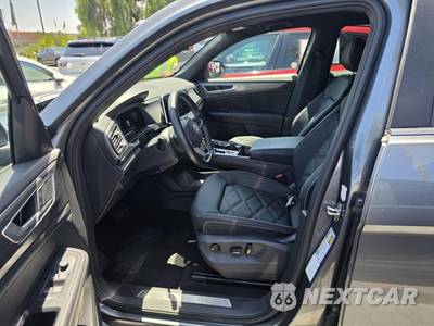 2025 Volkswagen Atlas Cross Sport 2.0T SE w/Technology - zdjęcie 8 z 25 - miniatura