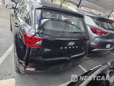 2025 Hyundai Venue SEL - zdjęcie 16 z 27 - miniatura