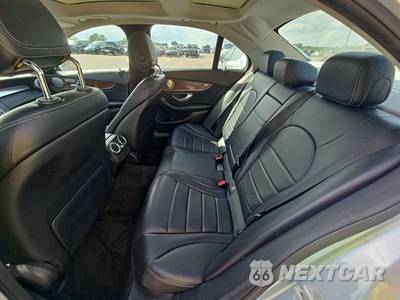 2015 Mercedes-Benz C 300 Sedan - zdjęcie 13 z 28 - miniatura
