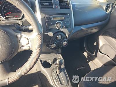 2013 Nissan Versa 1.6 SV - zdjęcie 11 z 17 - miniatura
