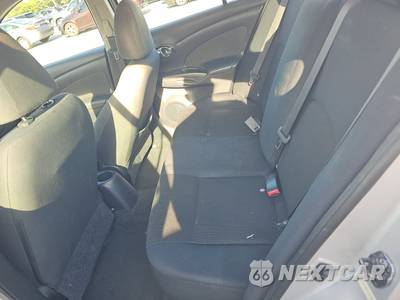 2013 Nissan Versa 1.6 SV - zdjęcie 13 z 17 - miniatura