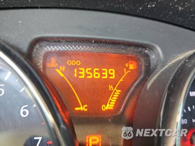 2013 Nissan Versa 1.6 SV - zdjęcie 12 z 17 - miniatura