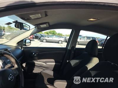 2013 Nissan Versa 1.6 SV - zdjęcie 14 z 17 - miniatura
