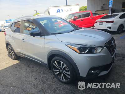 2019 Nissan Kicks SR - zdjęcie 3 z 25 - miniatura