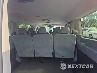 2015 Ford Transit 150 Passenger Wagon XLT w/RH Swing-Out Doors Low Roof 130.0" WB - zdjęcie 20 z 26 - miniatura
