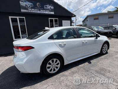 2025 Toyota Corolla LE Sedan - zdjęcie 4 z 21 - miniatura