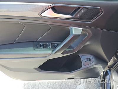 2022 Volkswagen Tiguan SE R-Line Black - zdjęcie 9 z 22 - miniatura