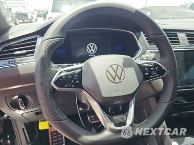 2022 Volkswagen Tiguan SE R-Line Black - zdjęcie 10 z 22 - miniatura