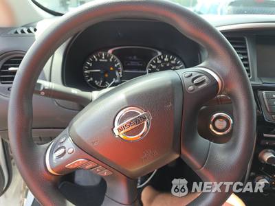 2017 Nissan Pathfinder S - zdjęcie 10 z 24 - miniatura