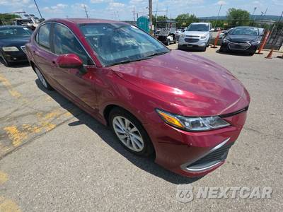 2022 Toyota Camry LE - zdjęcie 3 z 41 - miniatura