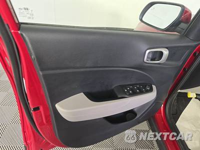 2022 Hyundai Venue SEL - zdjęcie 9 z 17 - miniatura