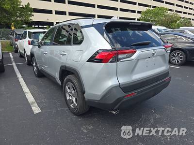 2025 Toyota RAV4 Hybrid XLE - zdjęcie 6 z 18 - miniatura