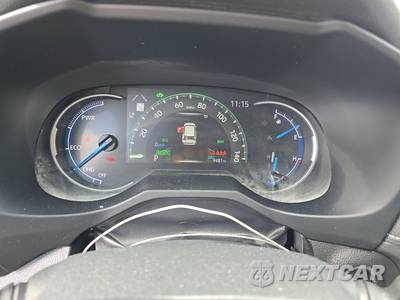 2025 Toyota RAV4 Hybrid XLE - zdjęcie 12 z 18 - miniatura