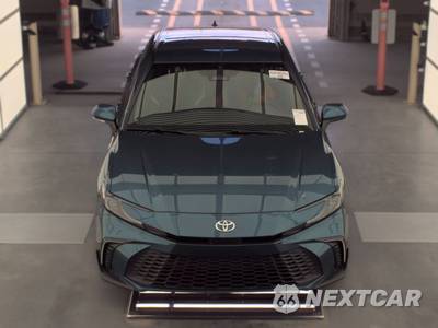 2025 Toyota Camry SE - zdjęcie 2 z 22 - miniatura