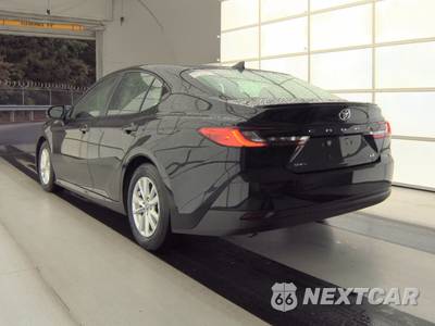 2025 Toyota Camry LE - zdjęcie 6 z 26 - miniatura