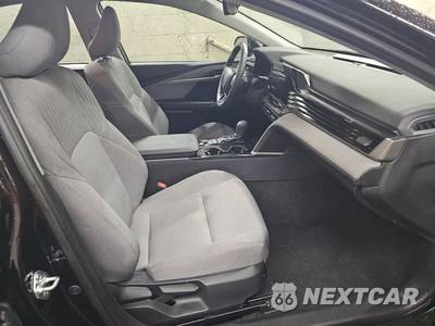 2025 Toyota Camry LE - zdjęcie 8 z 26 - miniatura