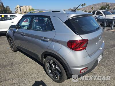 2025 Hyundai Venue SEL - zdjęcie 6 z 33 - miniatura