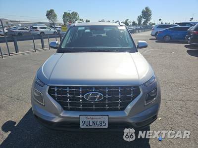 2025 Hyundai Venue SEL - zdjęcie 2 z 33 - miniatura