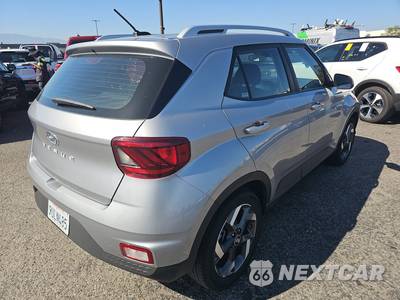 2025 Hyundai Venue SEL - zdjęcie 4 z 33 - miniatura