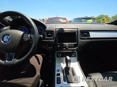 2017 Volkswagen Touareg Wolfsburg - zdjęcie 11 z 26 - miniatura