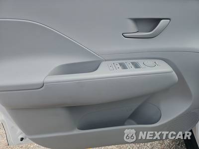 2025 Hyundai Kona SE - zdjęcie 9 z 18 - miniatura
