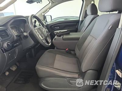 2022 Nissan TITAN SV Crew Cab Short Bed - zdjęcie 7 z 20 - miniatura