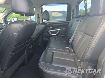 2017 Nissan TITAN SL Crew Cab Short Bed - zdjęcie 13 z 25 - miniatura