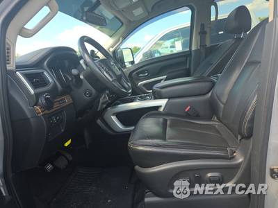 2017 Nissan TITAN SL Crew Cab Short Bed - zdjęcie 7 z 25 - miniatura
