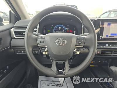 2025 Toyota Camry LE - zdjęcie 10 z 20 - miniatura