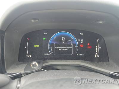 2025 Toyota Camry LE - zdjęcie 12 z 20 - miniatura