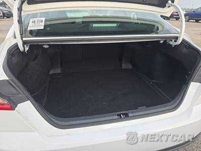 2025 Toyota Camry LE - zdjęcie 16 z 20 - miniatura