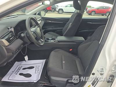 2025 Toyota Camry LE - zdjęcie 7 z 20 - miniatura