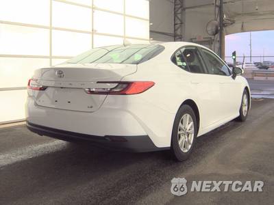 2025 Toyota Camry LE - zdjęcie 4 z 20 - miniatura